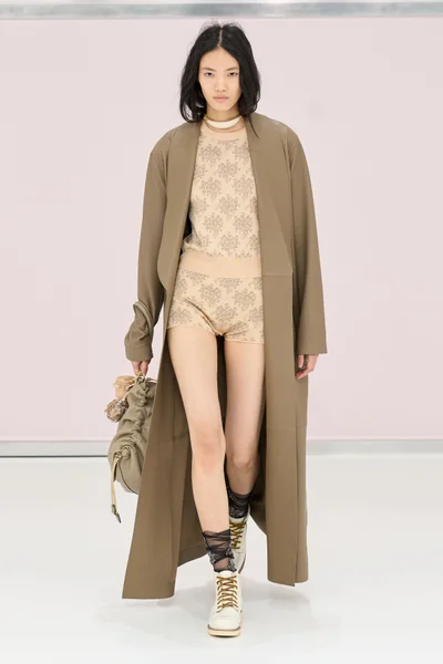 Look 11